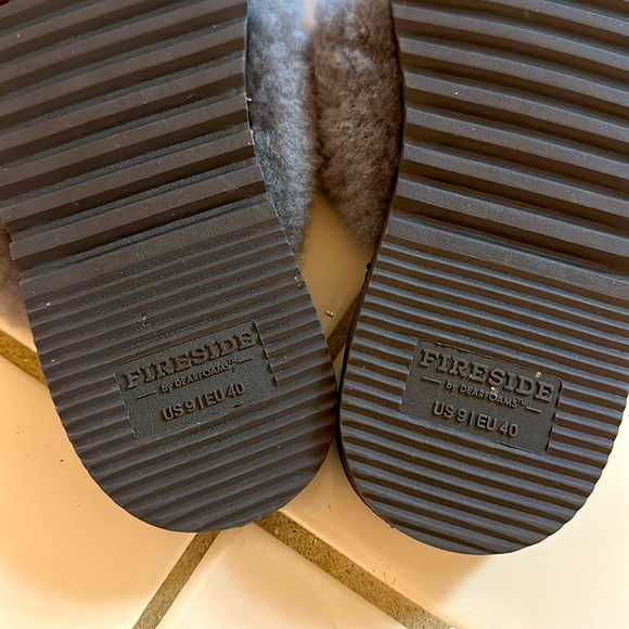 Gray fireside slippers by Dearfoam sz 9 - Picture 3 of 3